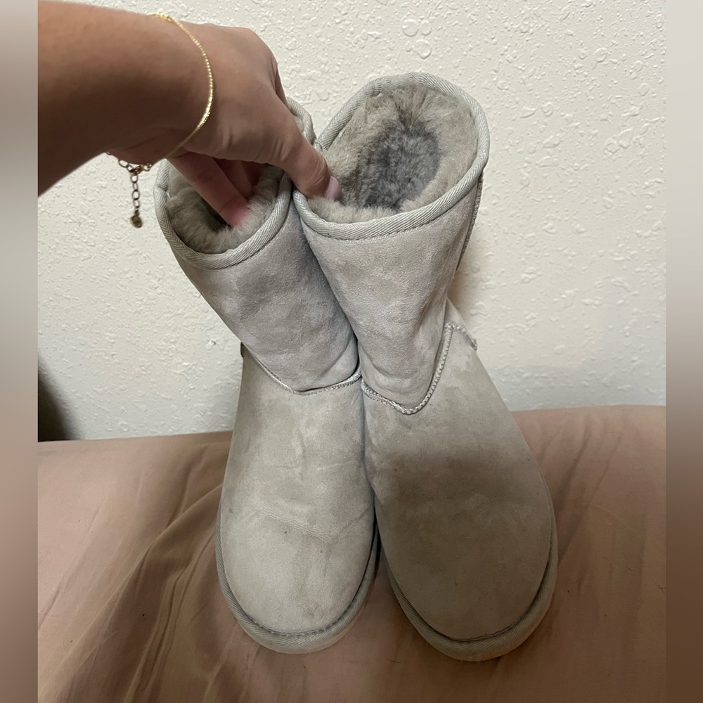 Women's Gray Suede Ugg boots